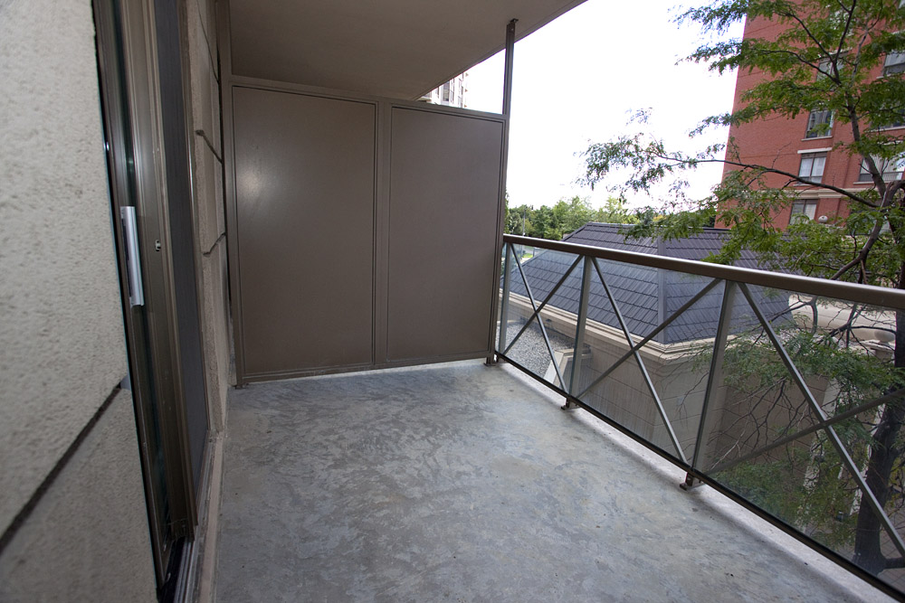 Facing garden courtyard